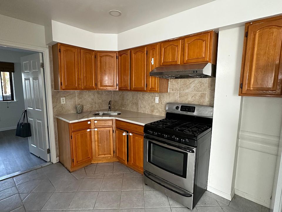 1st image of 446 Stobe Ave