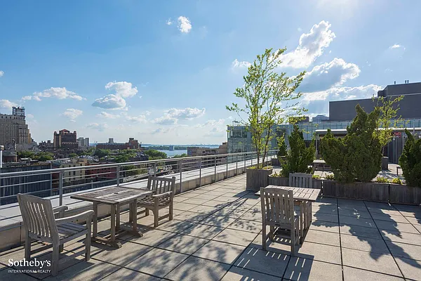 Sold by Sotheby's International Realty | media 13