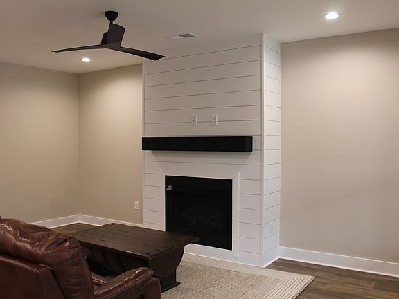 2nd image of 140 Chval Dr
