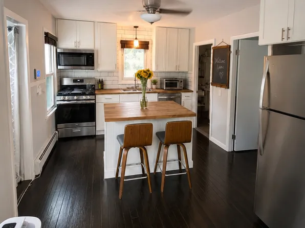 165 S Main St, Coventry, RI 02816