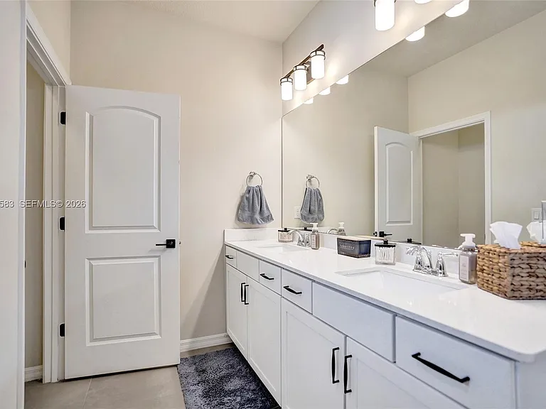 8193 Cinch Way — Photo 34