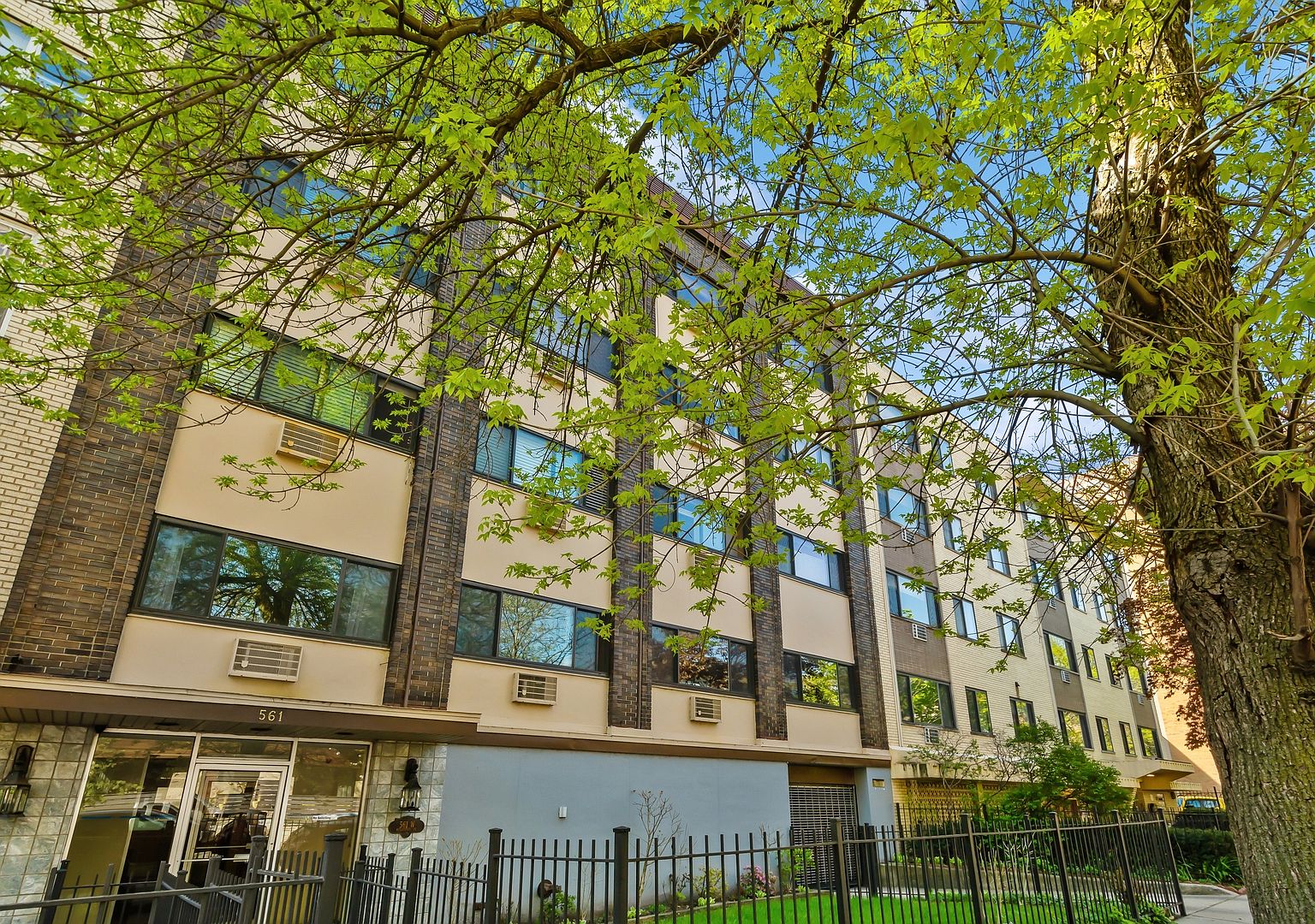 561 W Stratford Pl 3DE, Chicago, IL 60657 MLS 11837923 Zillow