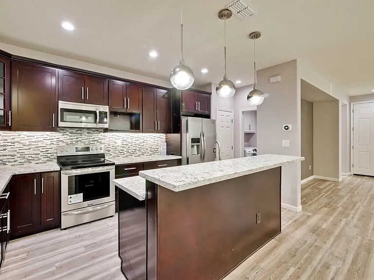309 Rayos Del Sol Dr — Photo 17