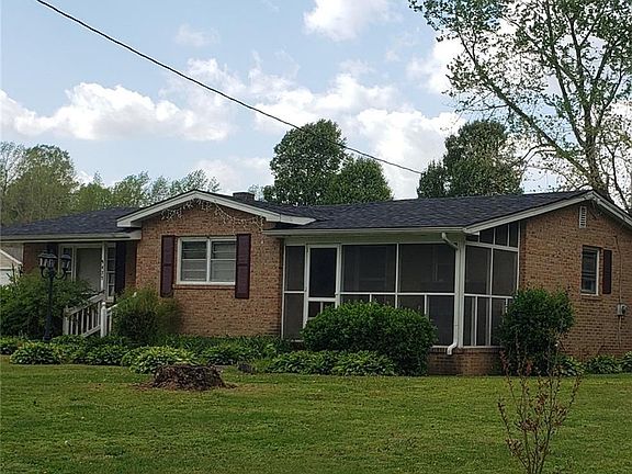 3rd image of 9435 Sussex Dr