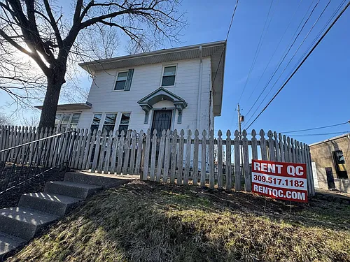 119 E 13th St Photo 1