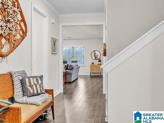4th image of 205 Macdonald Ct