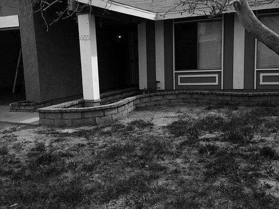 3rd image of 452 E Avenue J7