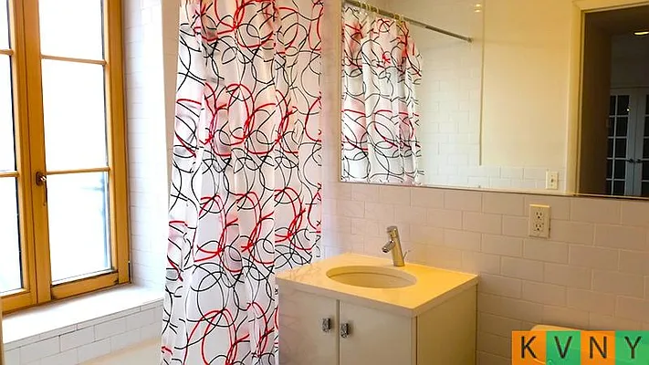 Rented by KVNY Soho | media 34