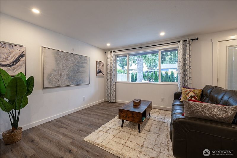 3rd image of 12756 Evanston Avenue N