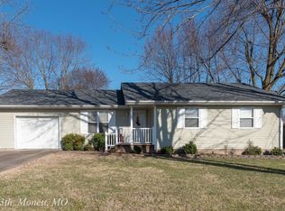 1003 13th St, Monett, MO 65708