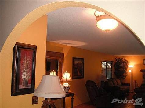 nice, nice, nice spacious living room