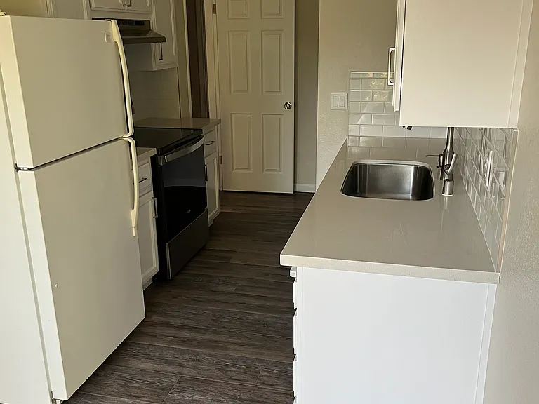391 Harvard Ave — Photo 6