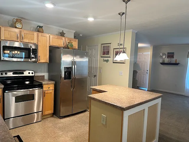 3 bed, 2.5 bath, 2128 sqft, $2,100 — Photo 2