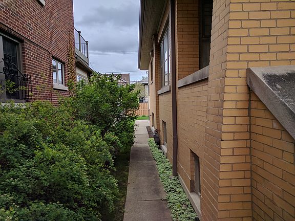 3rd image of 1225 Linden Ave