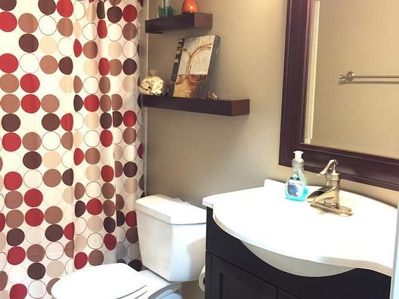 5th image of 821 Knottingham Dr APT 1B