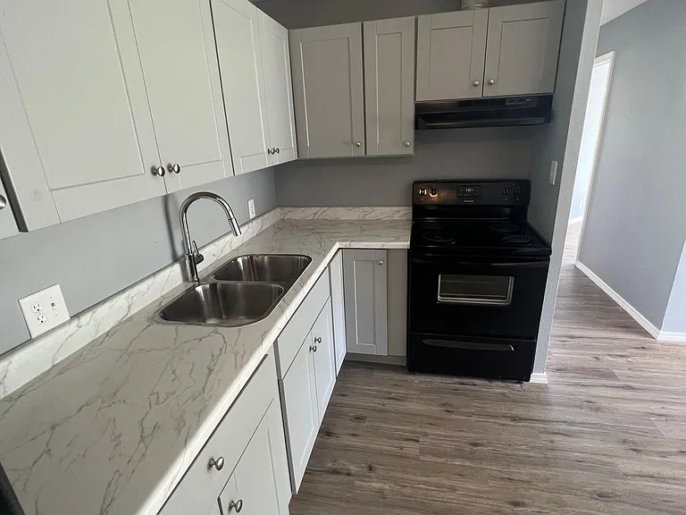 525 E Caney St #B — Photo 14
