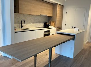 10448 University Dr #1809, Surrey, BC V3T 0S7
