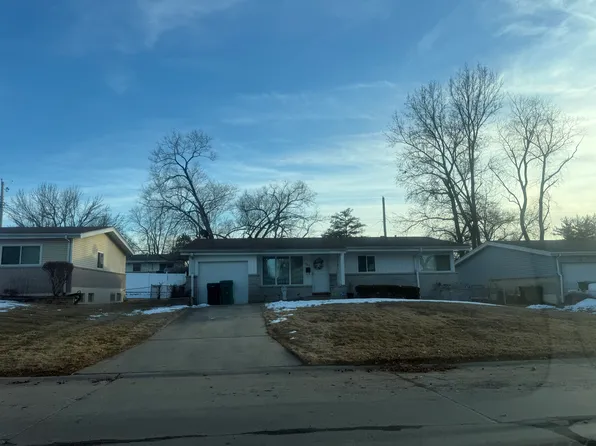 2258 Heritage Dr, Saint Louis, MO 63136