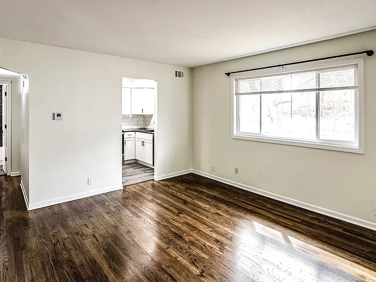 817 N 47th St #8 — Photo 3