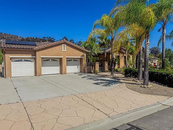 2nd image of 26207 Wyndemere Ct