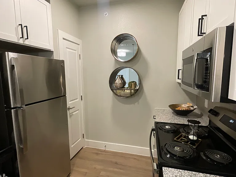 Rollingwood Dr — Photo 7