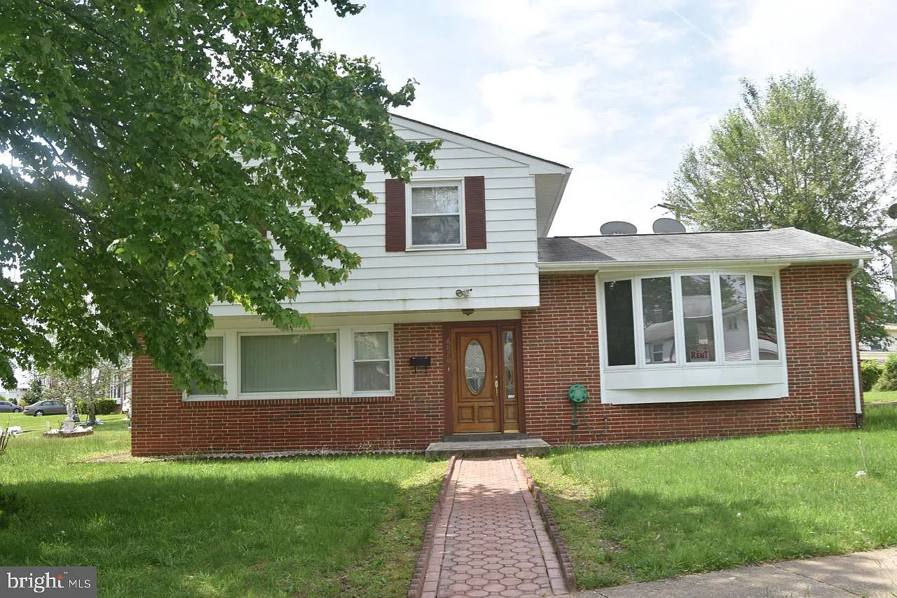 3 bed, 2.5 bath, 1730 sqft, $2,950 — Photo 1