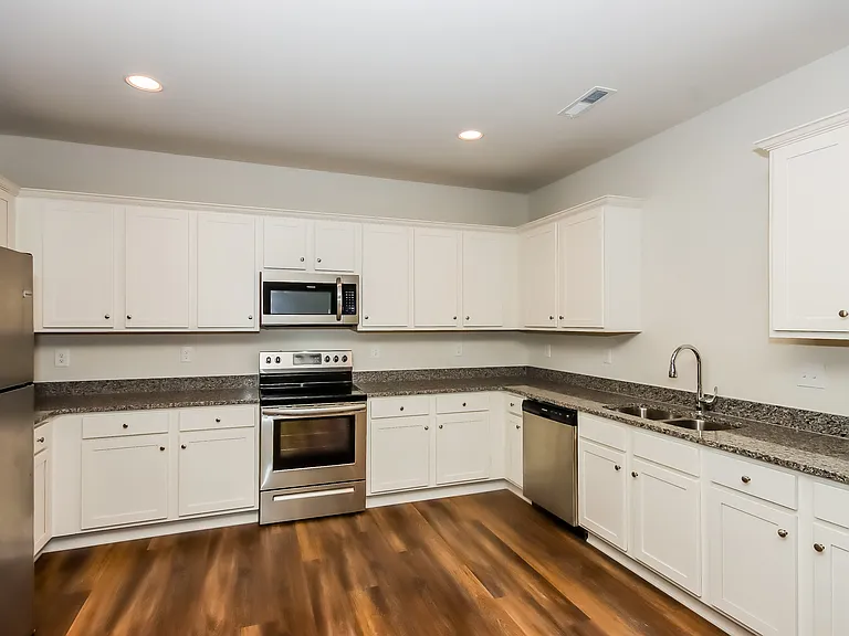 176 Nottingham Cir — Photo 8