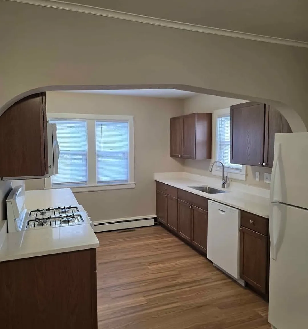5 bed, 2152 sqft, $2,750 — Photo 3