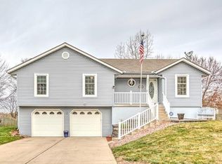 836 NE Bristol Dr, Lees Summit, MO 64086