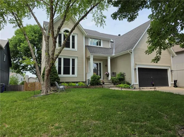 17460 W 158th St, Olathe, KS 66062
