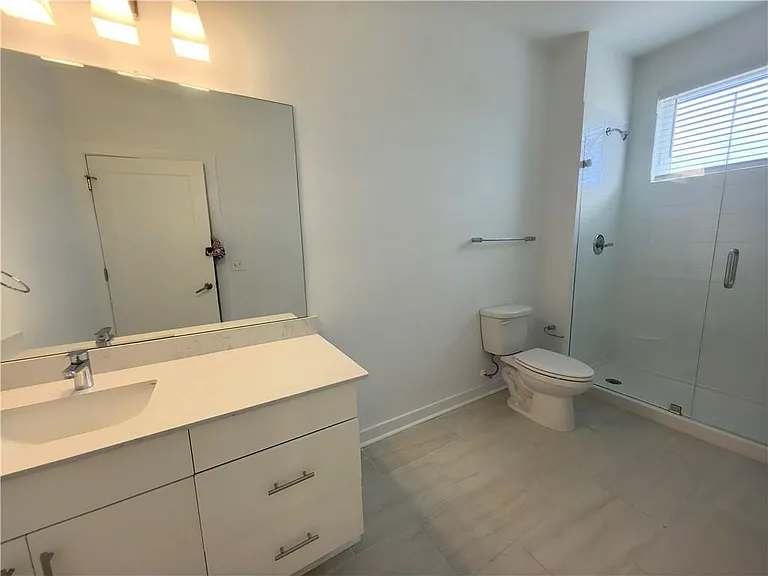 525 Parkway Dr #401 — Photo 15