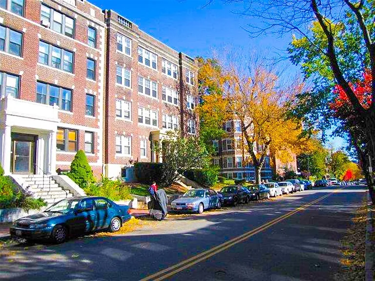 333 Harvard St #2 — Photo 5