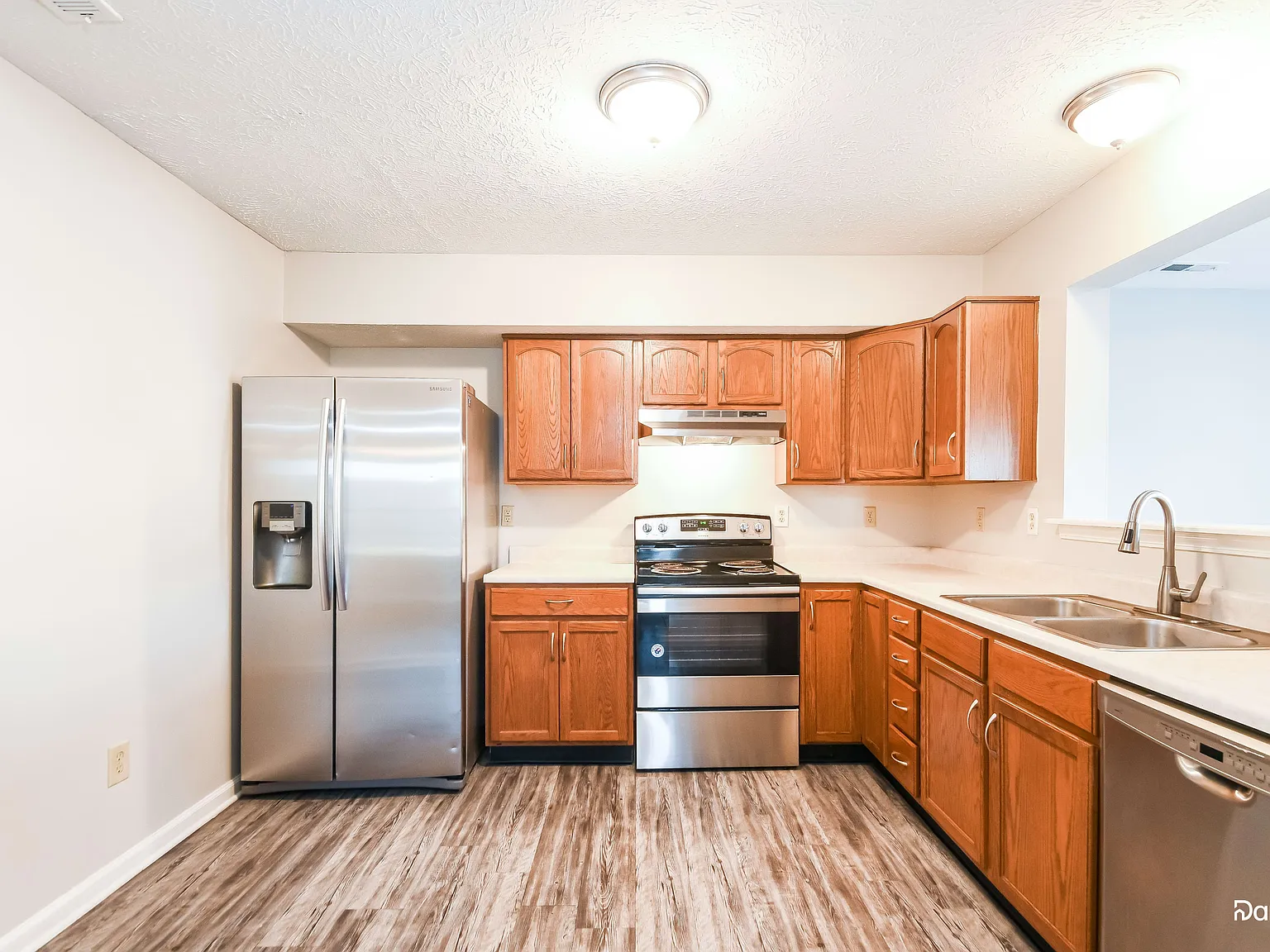 3 bed, 2.5 bath, 1744 sqft, $1,795 — Photo 4