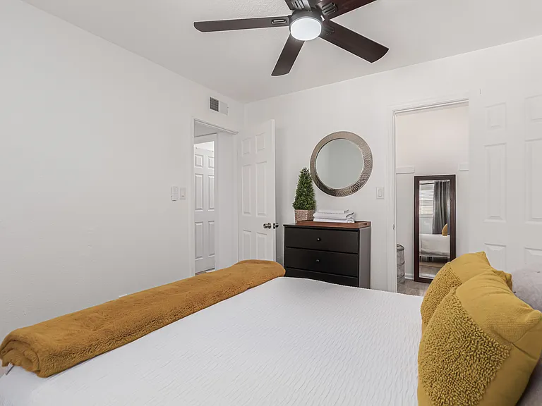 2611 E Obregon St — Photo 10