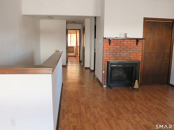 5th image of 279 Redstone Hill Road APT 58