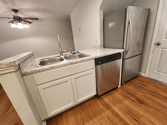 5th image of 828-2 W Carolina St