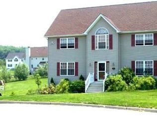 6 Center Cir, Florida, NY 10921