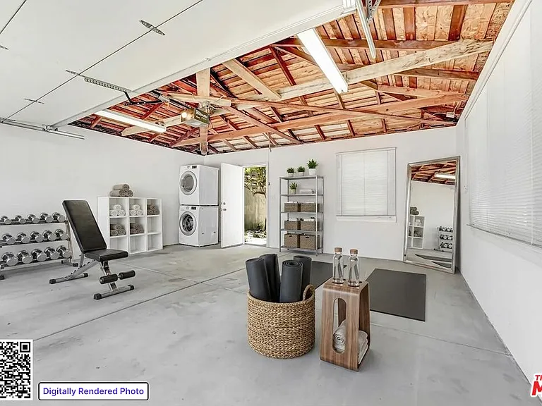 2050 Walgrove Ave — Photo 9