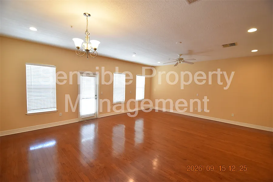 3 bed, 3.5 bath, 1913 sqft, $2,650 — Photo 4