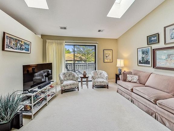 4th image of 4121 Mallard Dr #6