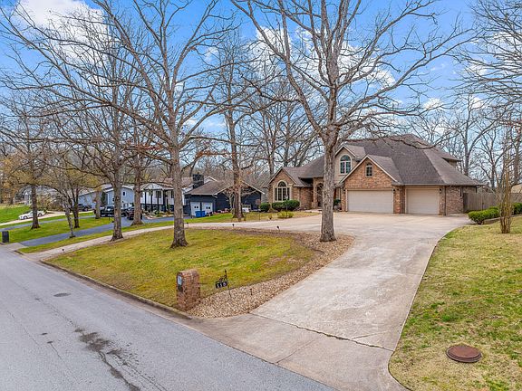 4th image of 115 Stone Ridge Drive