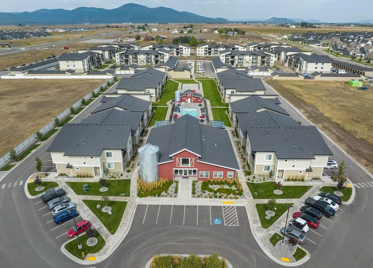 Bluegrass Farms Apartments — Photo 2