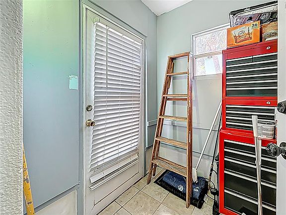 4th image of 250 Rosery Rd NW APT 228