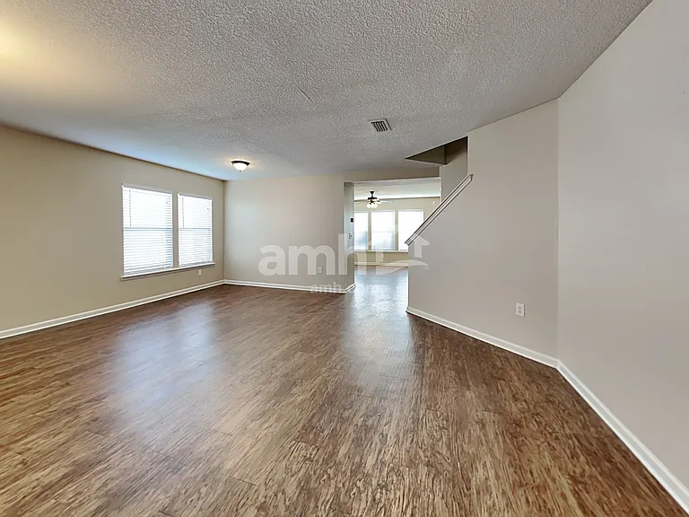 1955 Tomahawk Dr — Photo 5