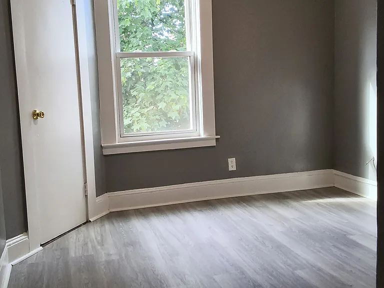101 Phillips Ave #2E — Photo 3