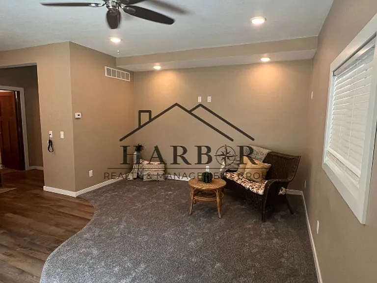 807 1st Dr NW #A — Photo 9
