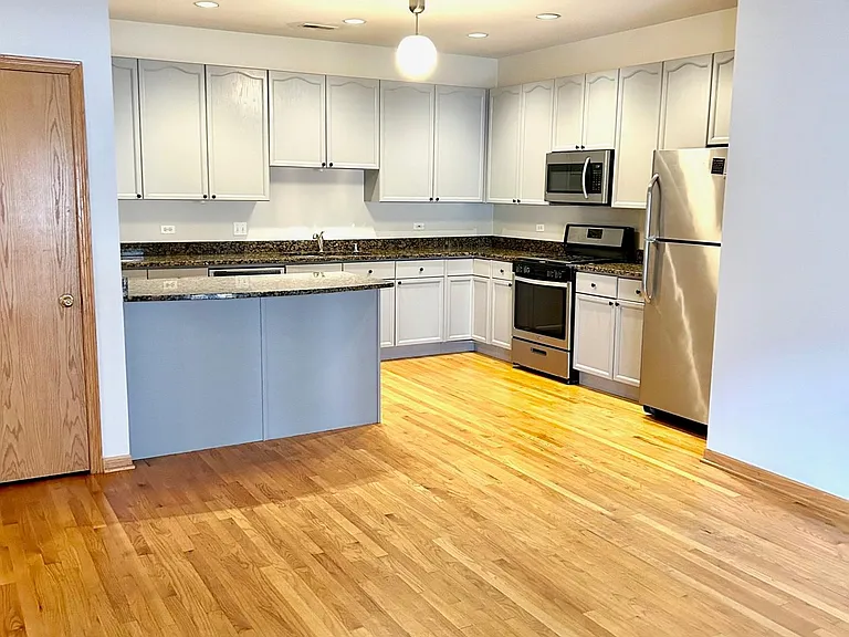 3954 N Greenview Ave #2N — Photo 7