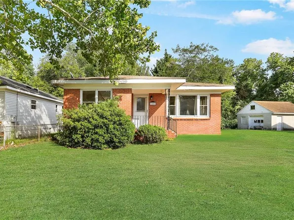 108 Diamond Ave, Chesapeake, VA 23323