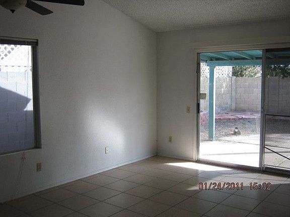 3rd image of 721 W Sequoia Dr