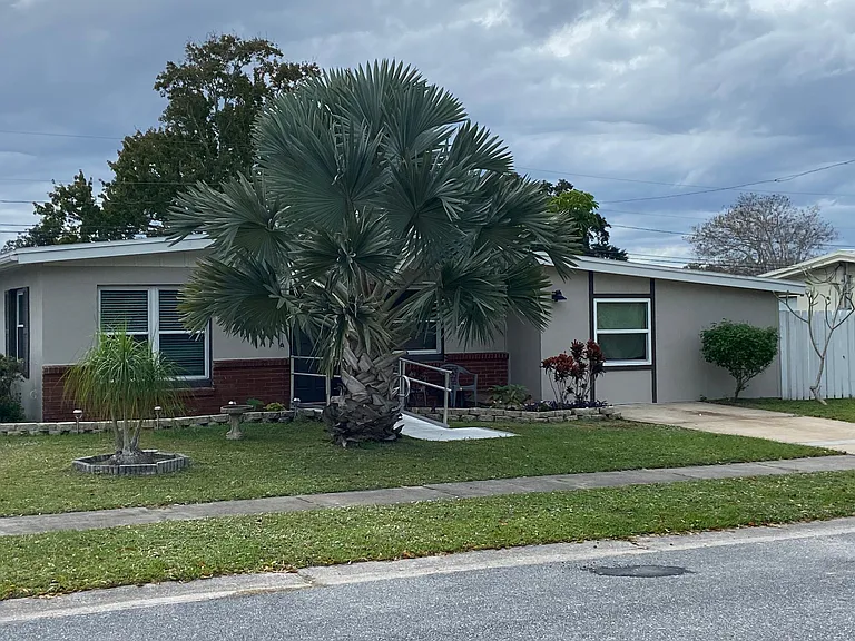 583 Gardenia Cir — Photo 21